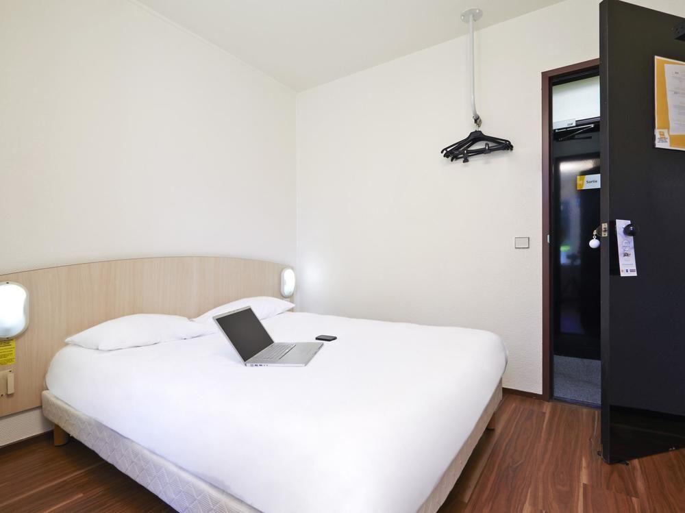 Hotel F1 Lyon Genay Massieux Exteriör bild